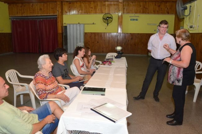 El Presidente Comunal visitó el taller gratuito de escritura poética El Presidente Comunal visitó el taller gratuito de escritura poética