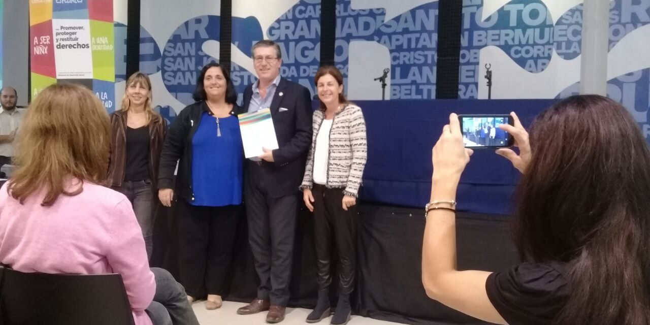 Firmamos un convenio para implementar Centros de Día en Margarita Firmamos un convenio para implementar Centros de Día en Margarita