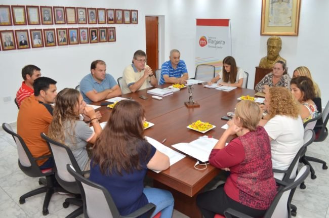 El Presidente Comunal compartió la proyección del FAE 2020 con las autoridades educativas del distrito